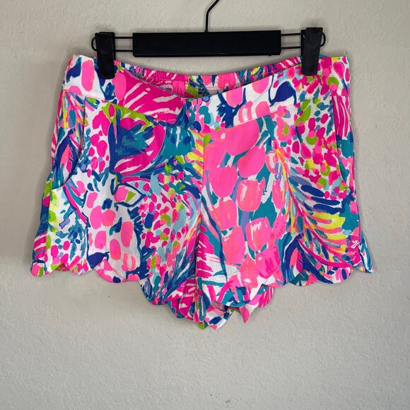 Lilly Pulitzer Dahlia Shorts Scalloped Hem Smocked Detail - Size M - Picture 1 of 6